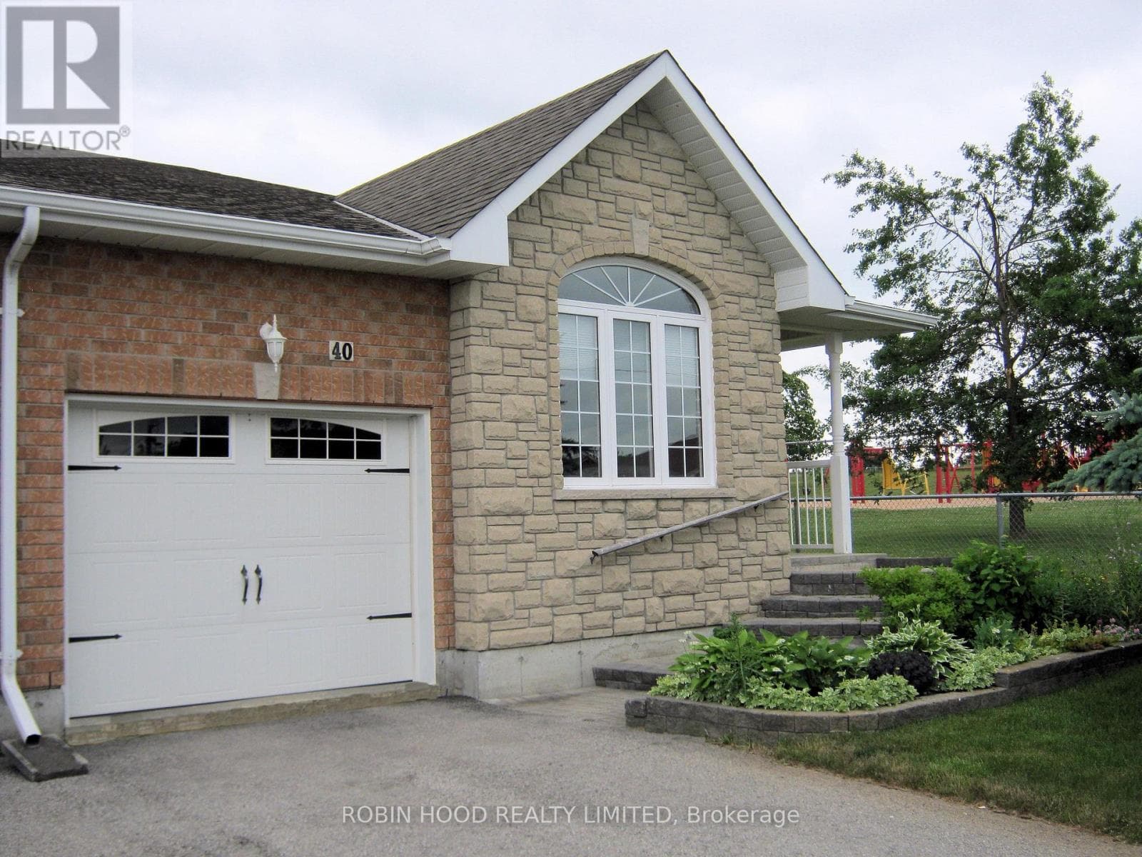 2 bed 2 bath single family at 40 DORMER ROAD — $674,900