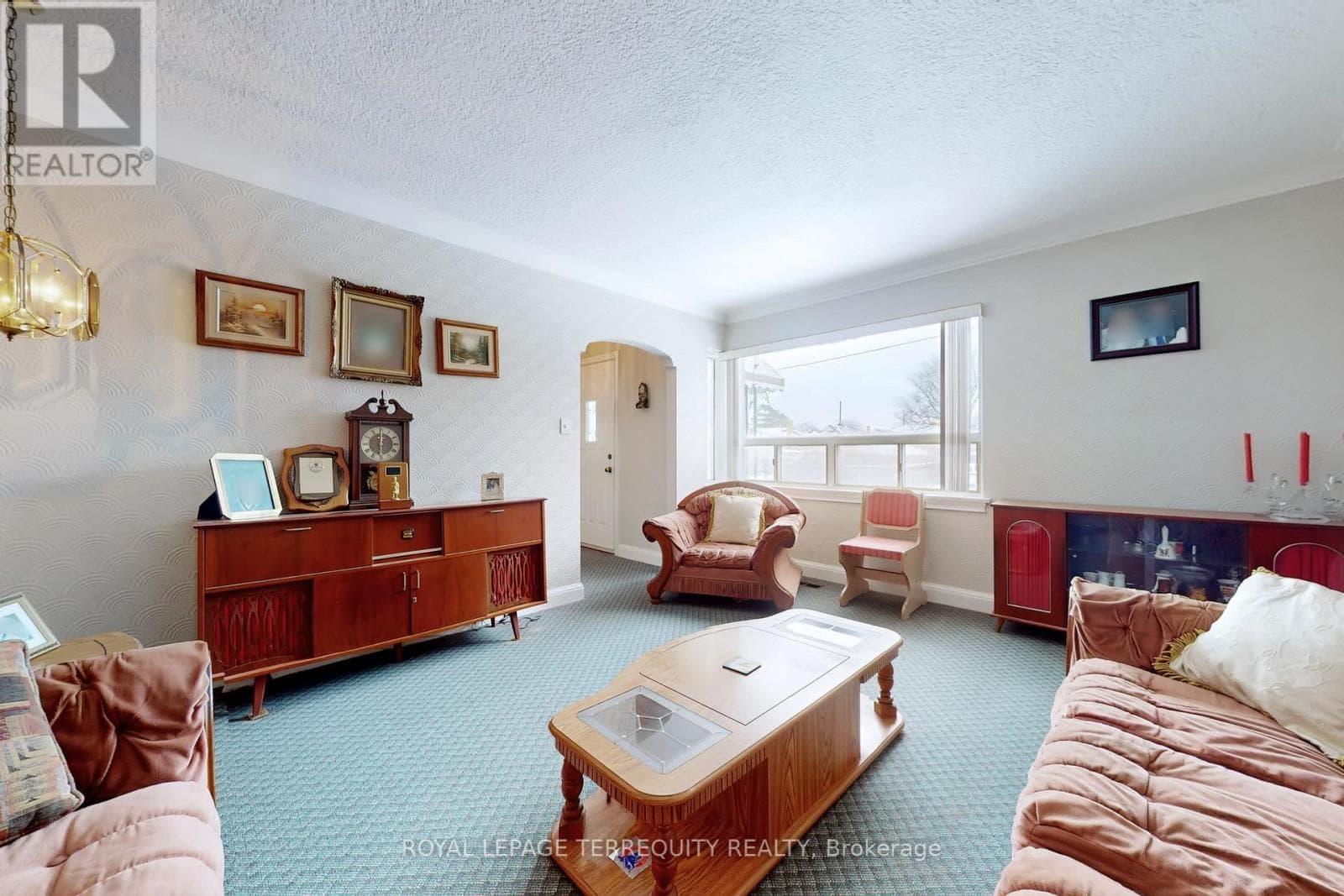 39 COULES COURT photo 5