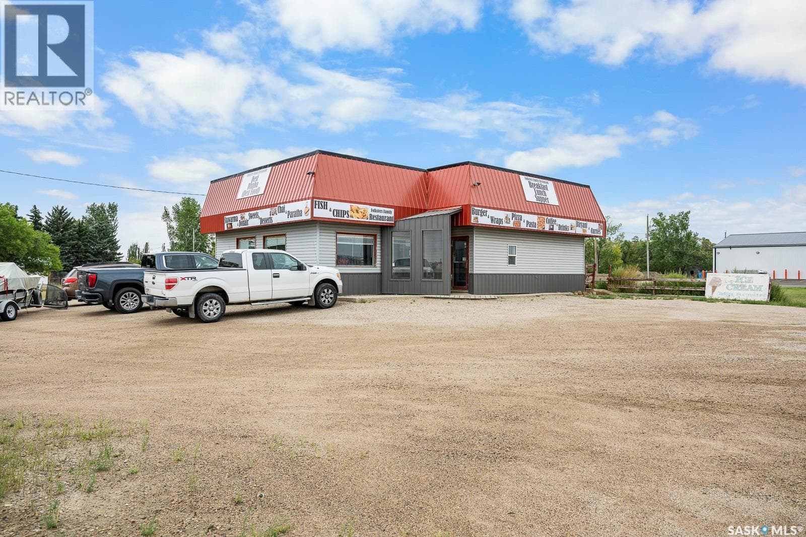 309 LOUIS RIEL TRAIL photo 2