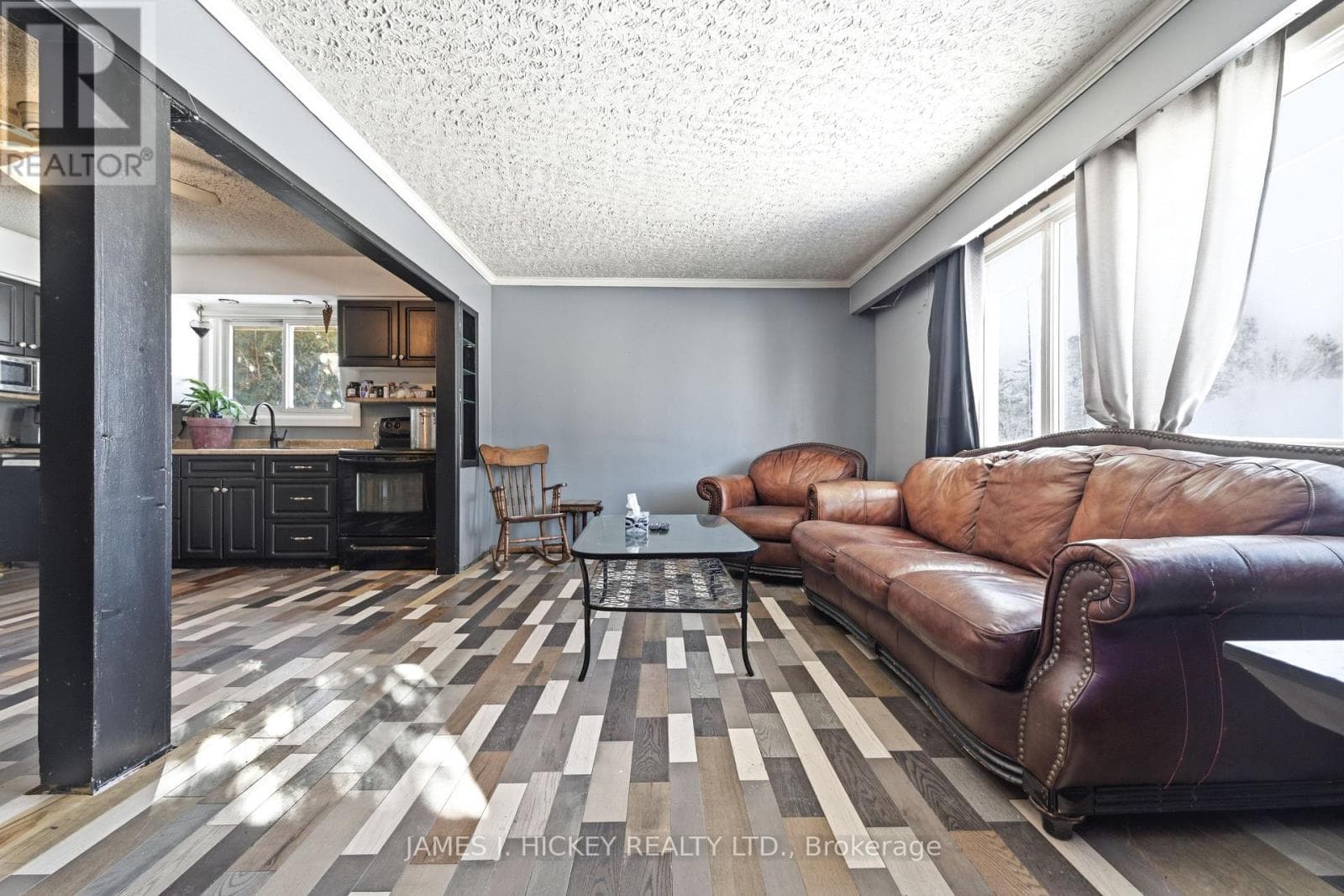 115 LORNE PLACE photo 5