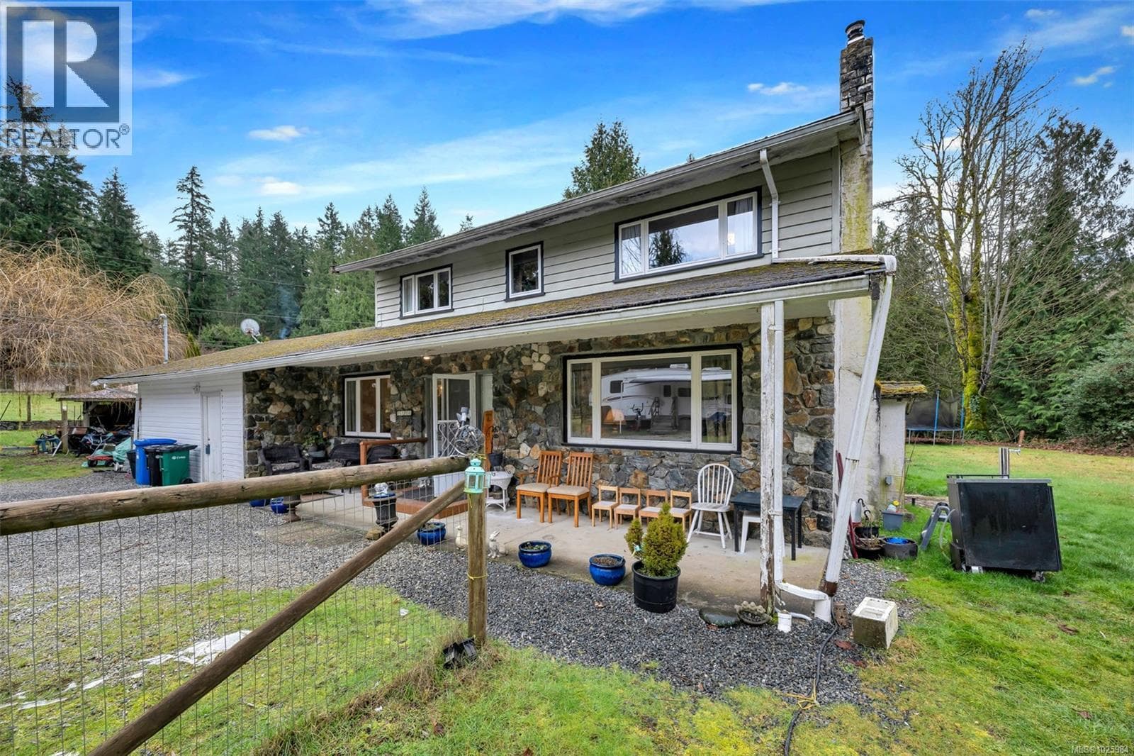 1186 Briarwood Dr photo 2