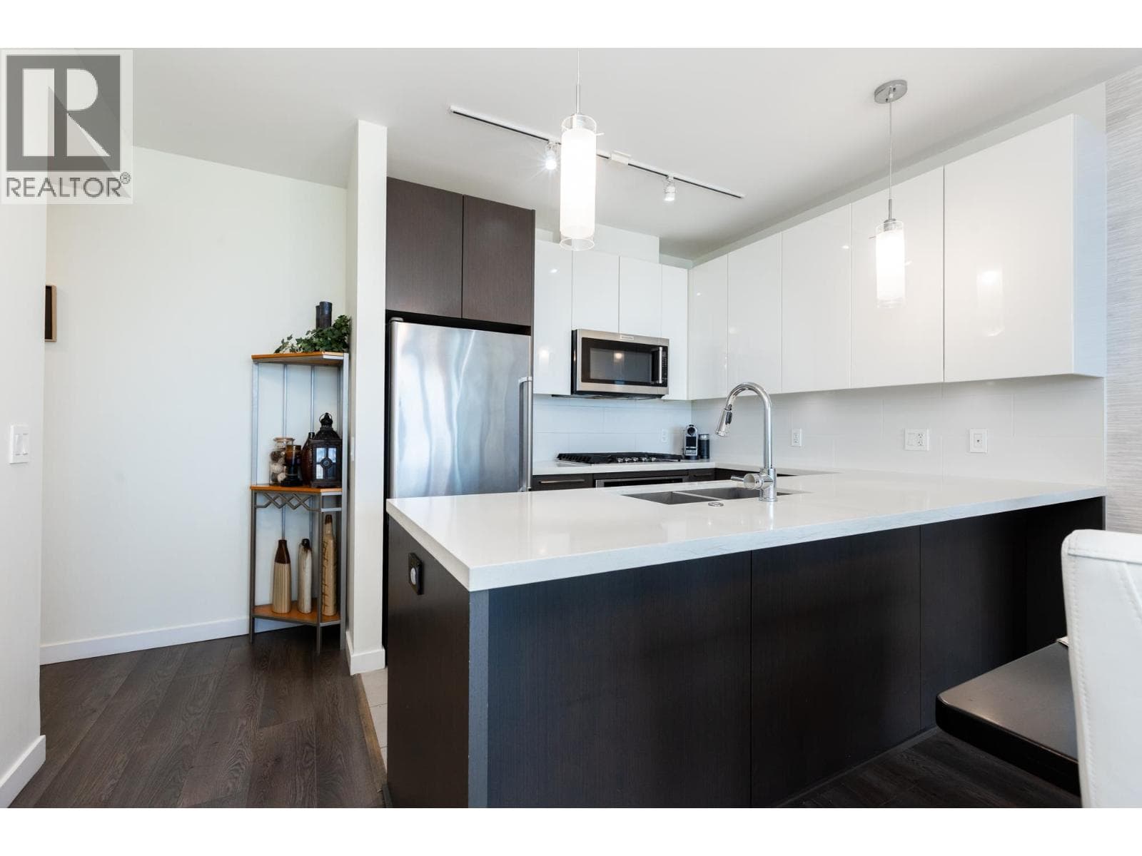 1111 271 FRANCIS WAY photo 5
