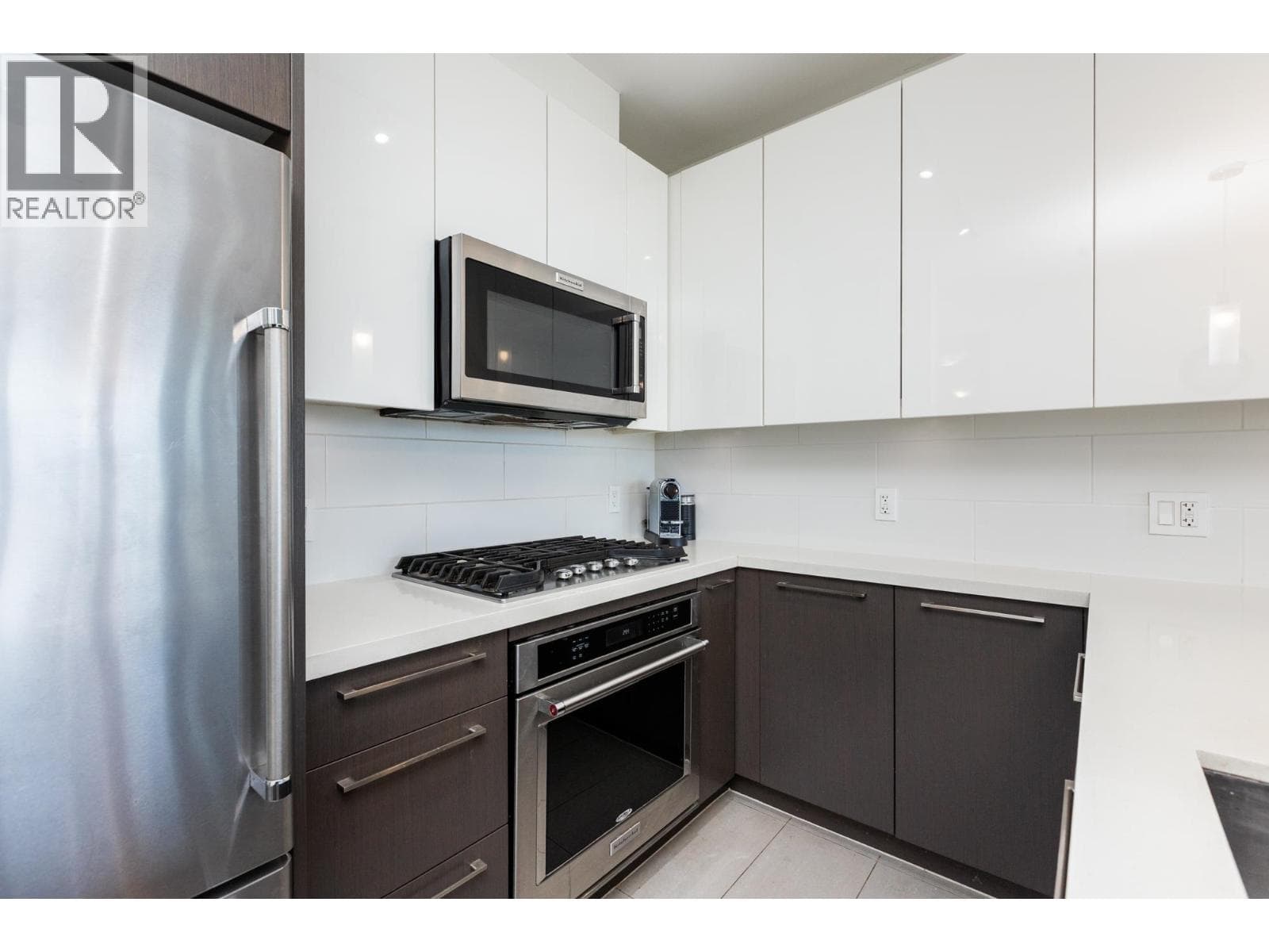 1111 271 FRANCIS WAY photo 4