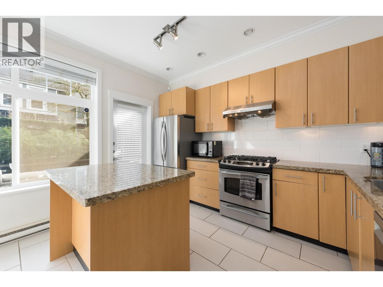 319 W 59TH AVENUE photo 2