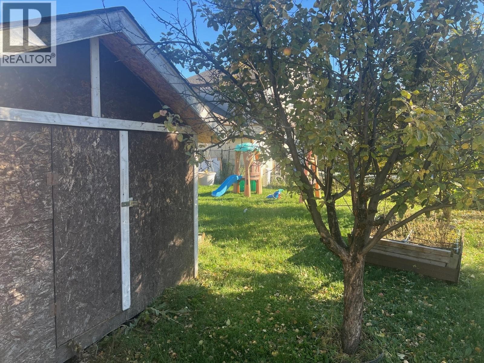 4809 51A Avenue photo 2
