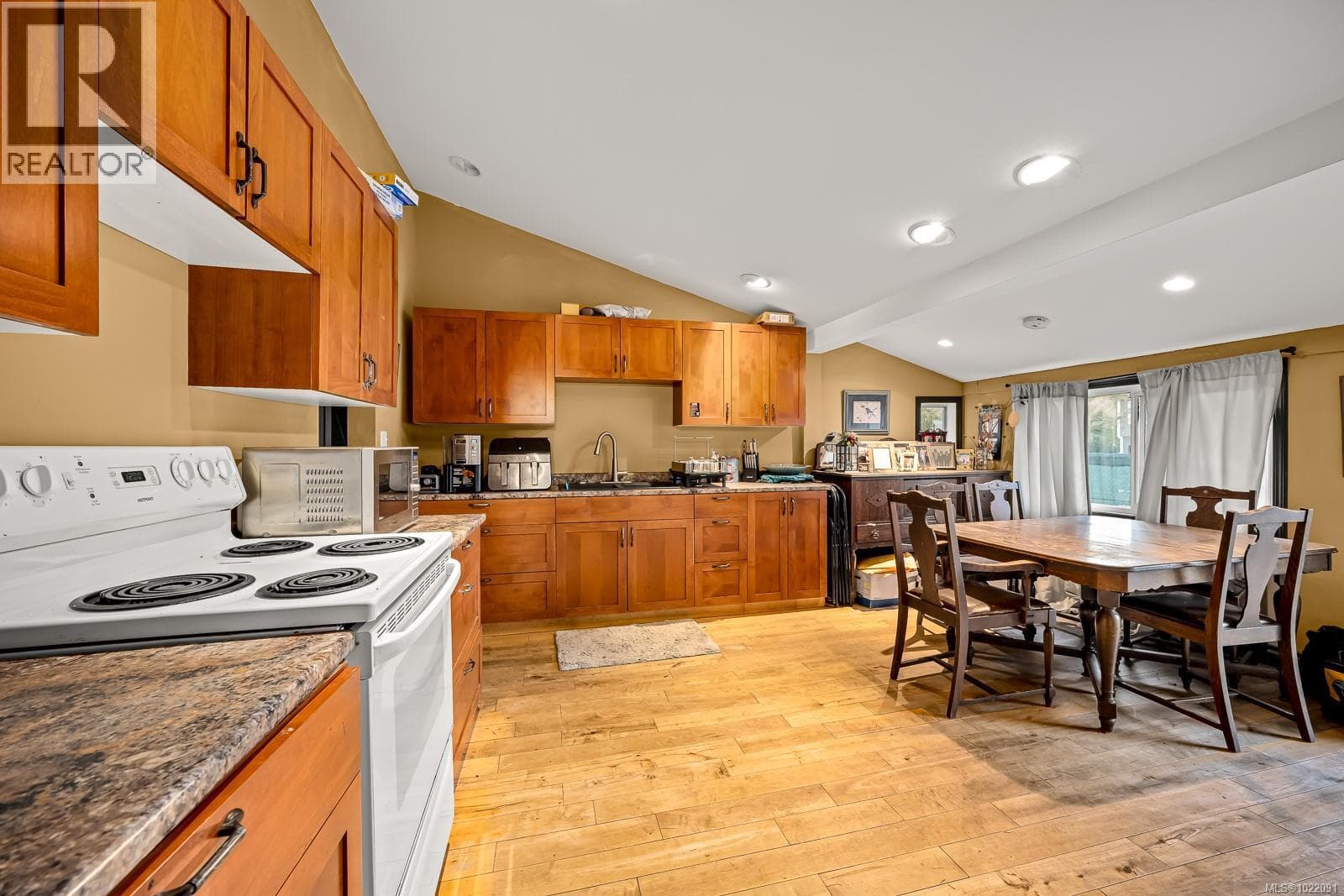 1576 Owen Rd photo 4