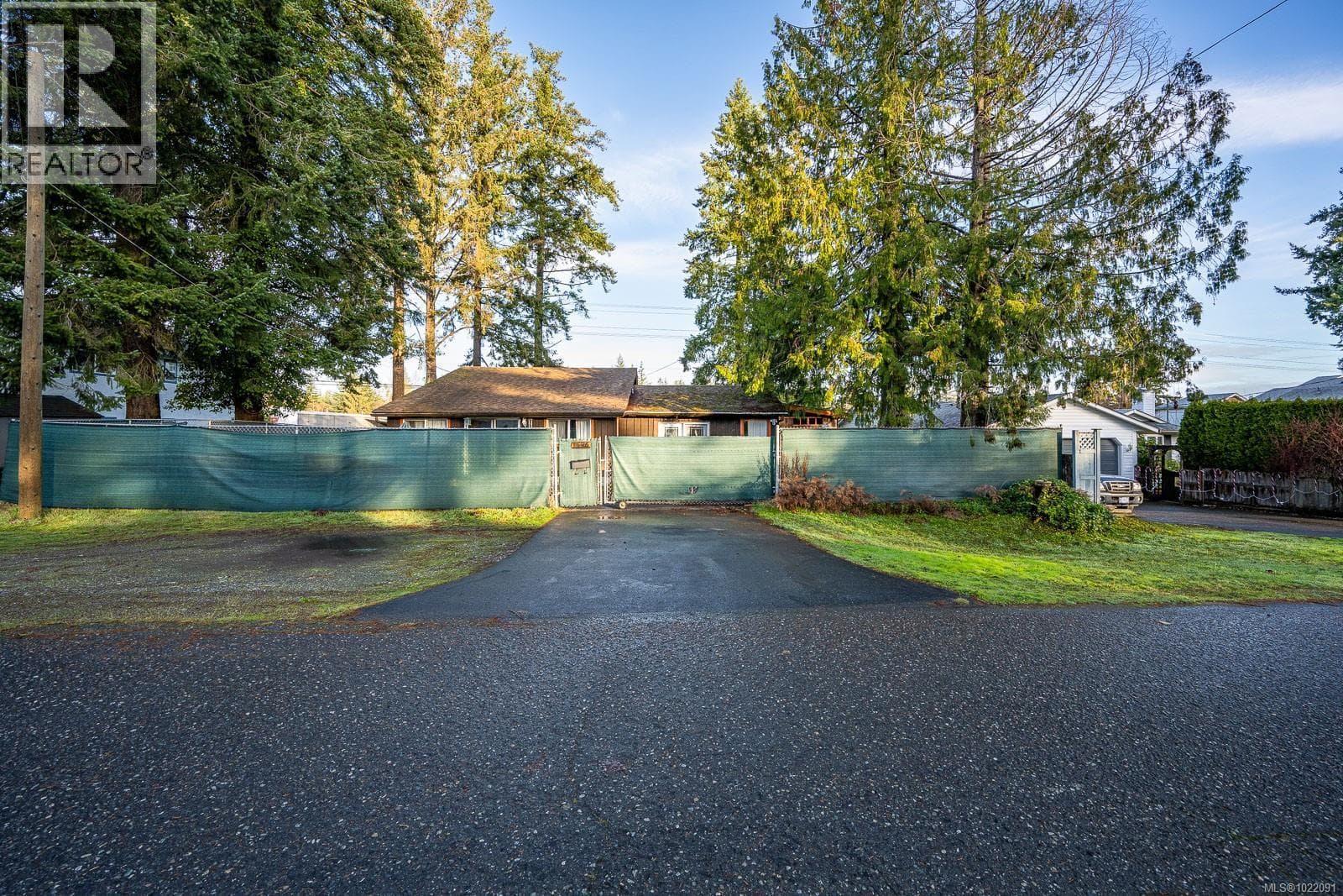 1576 Owen Rd photo 2