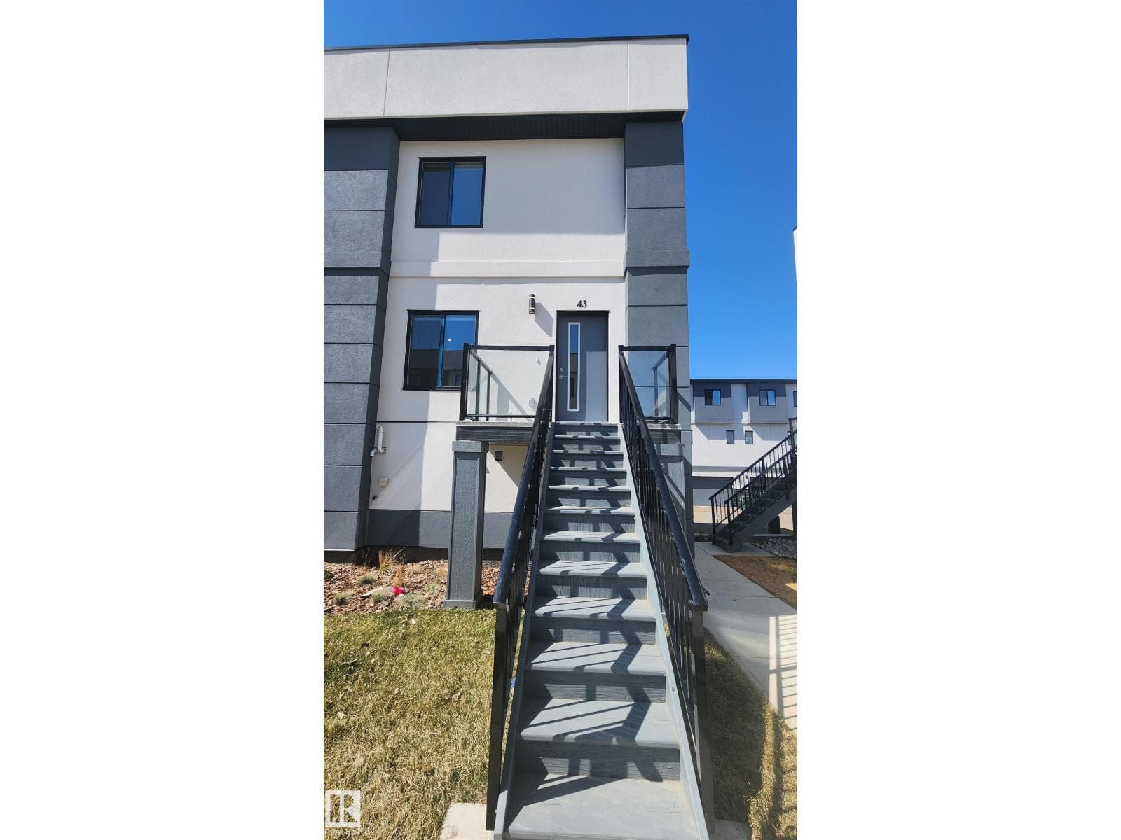 #43 10 SALISBURY WY