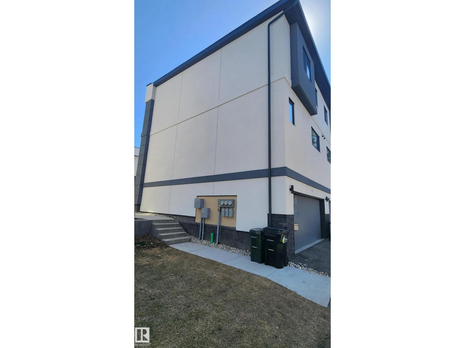 #43 10 SALISBURY WY — photo 3