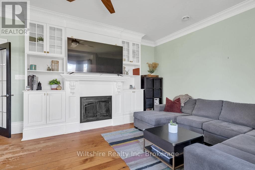 64 SOUTH STREET W photo 4