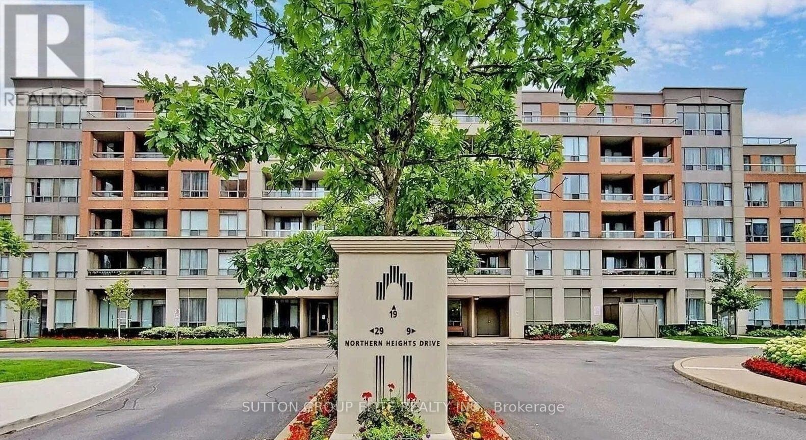1 bed 1 bath single family at 514 - 19 NORTHERN HEIGHTS DRIVE — $414,900