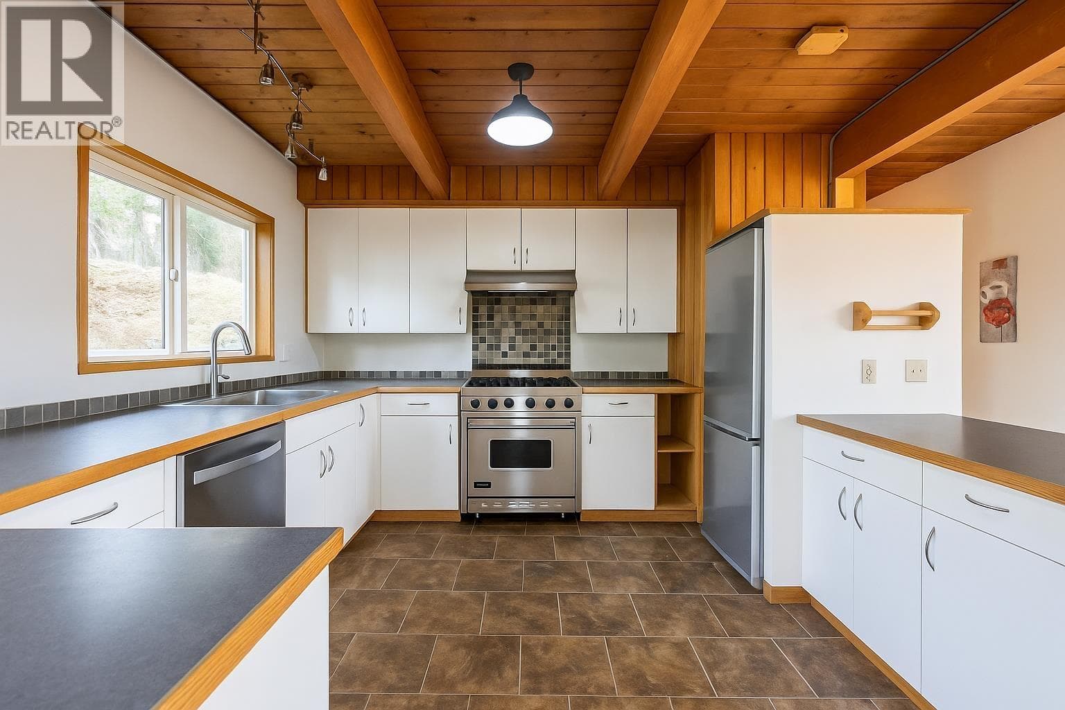 873 BAYCREST DRIVE photo 5
