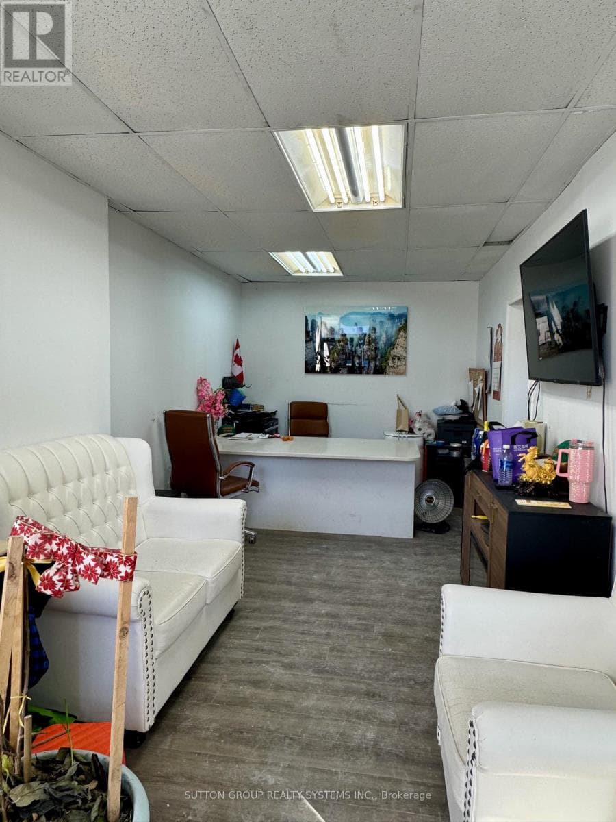 UNIT 8 - 1635 SISMET ROAD photo 3