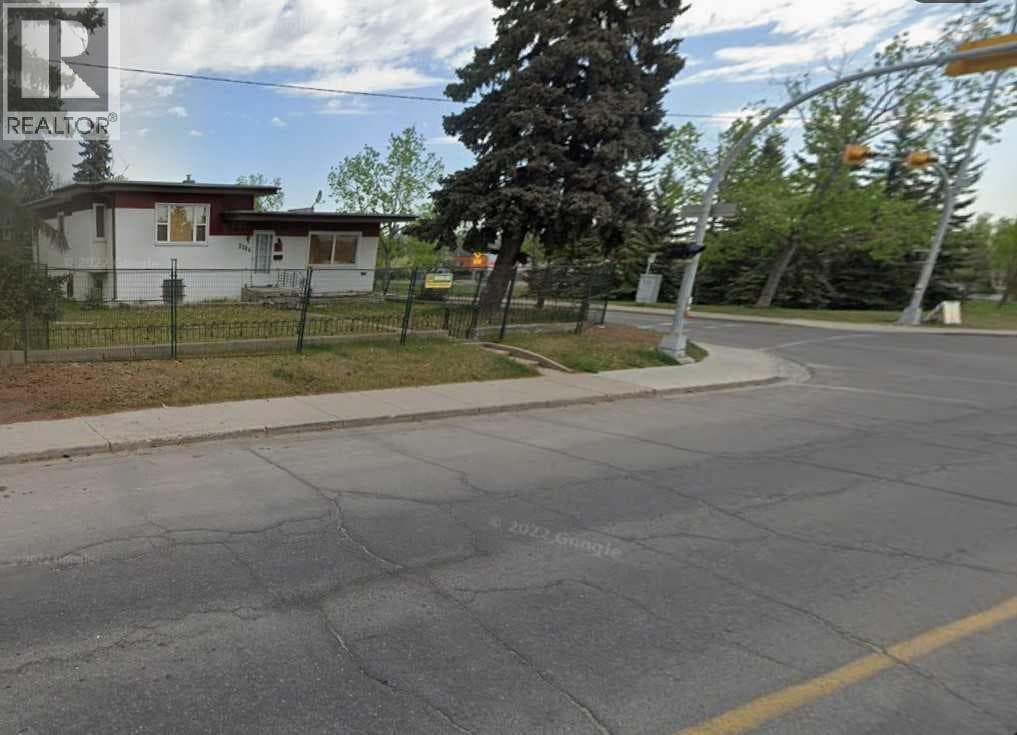 2104 26 Avenue SW — photo 3