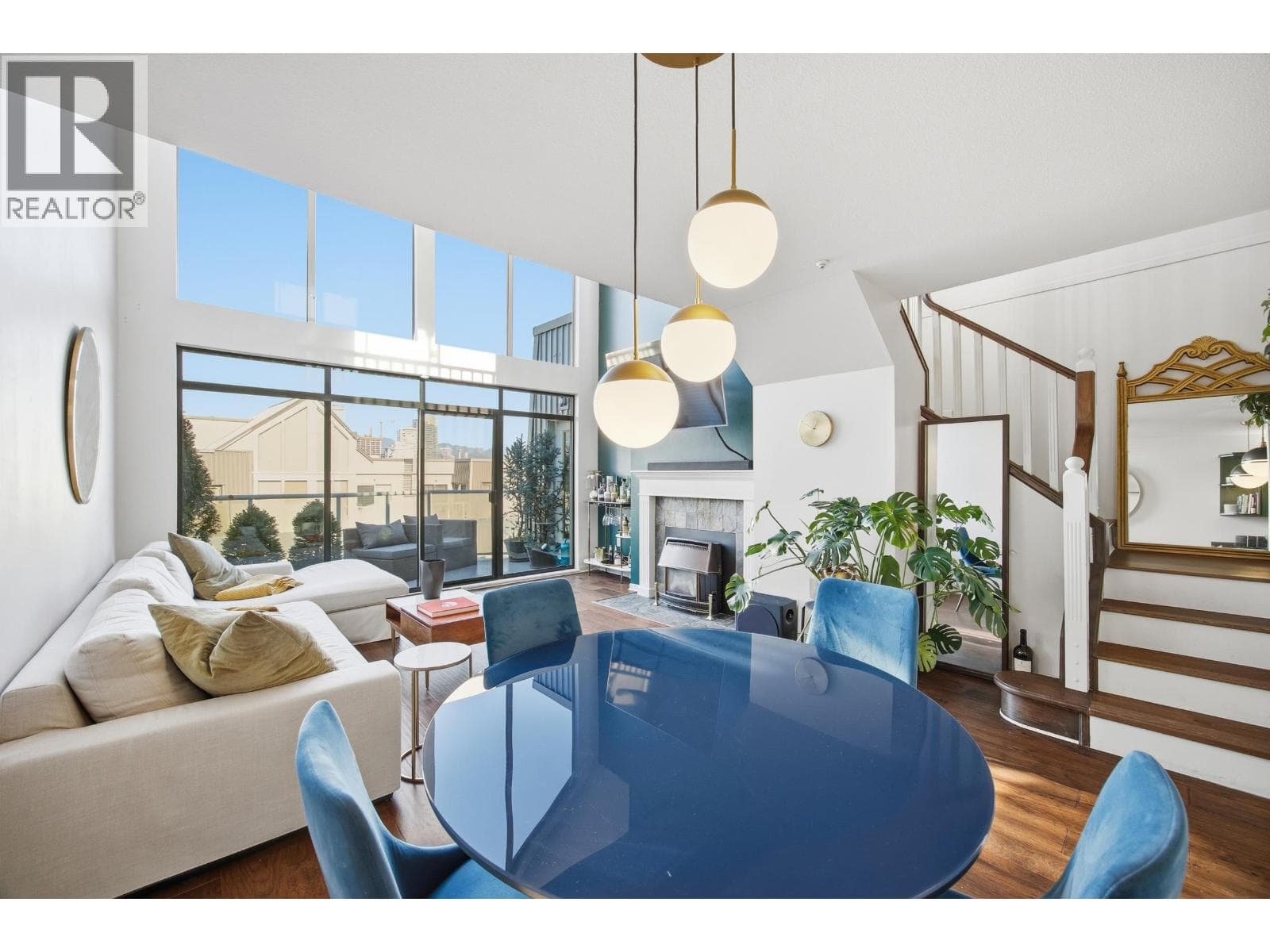 406 48 RICHMOND STREET photo 2