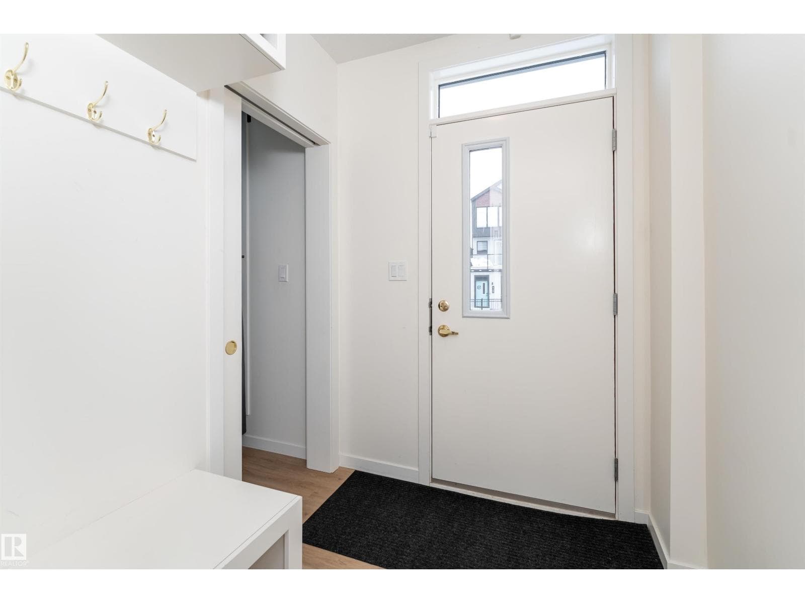 427 39 ST SW photo 2