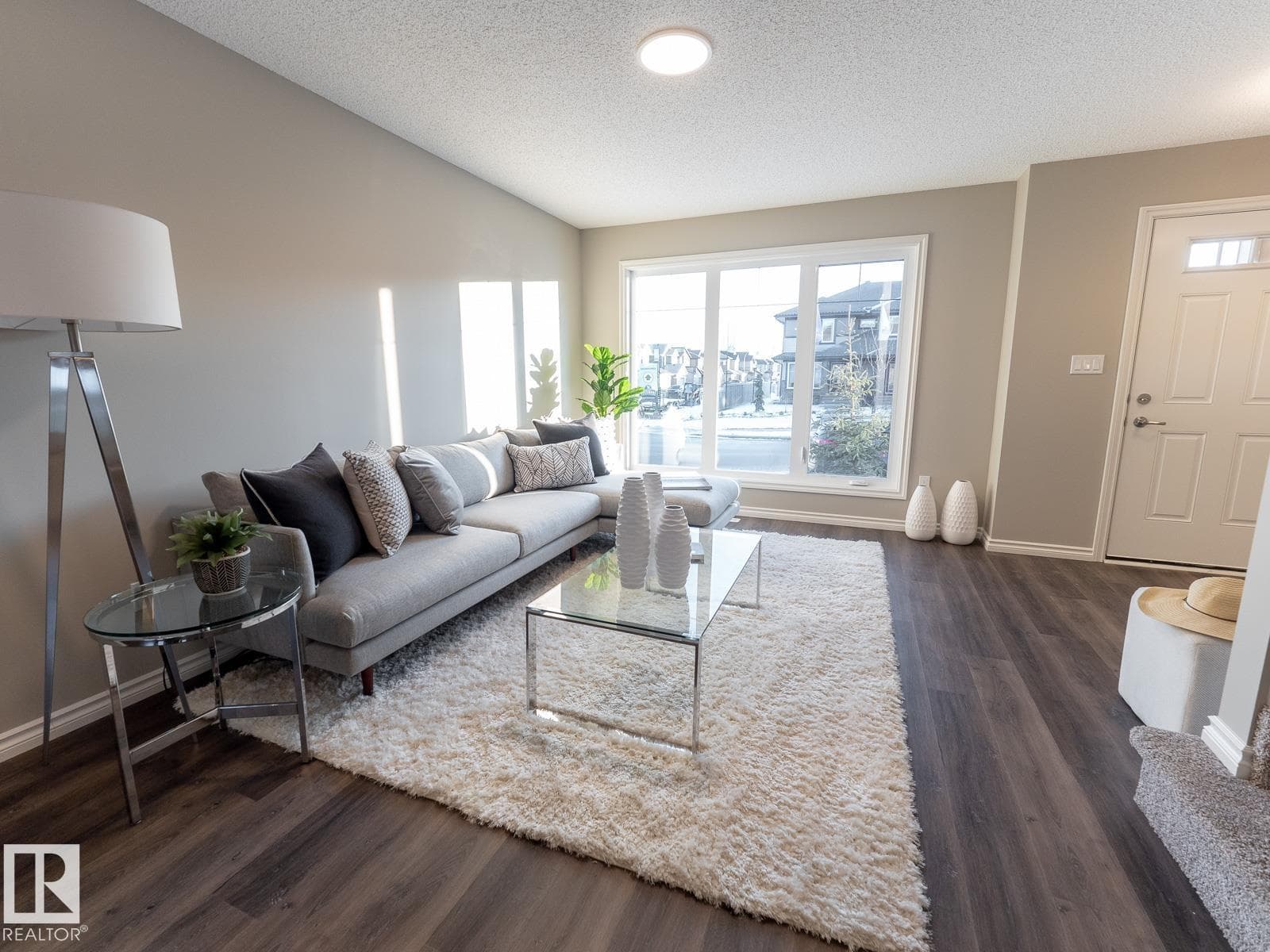 390 Eastwood DR — photo 4