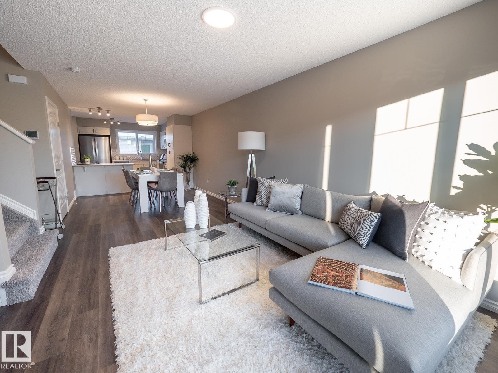 390 Eastwood DR — photo 5