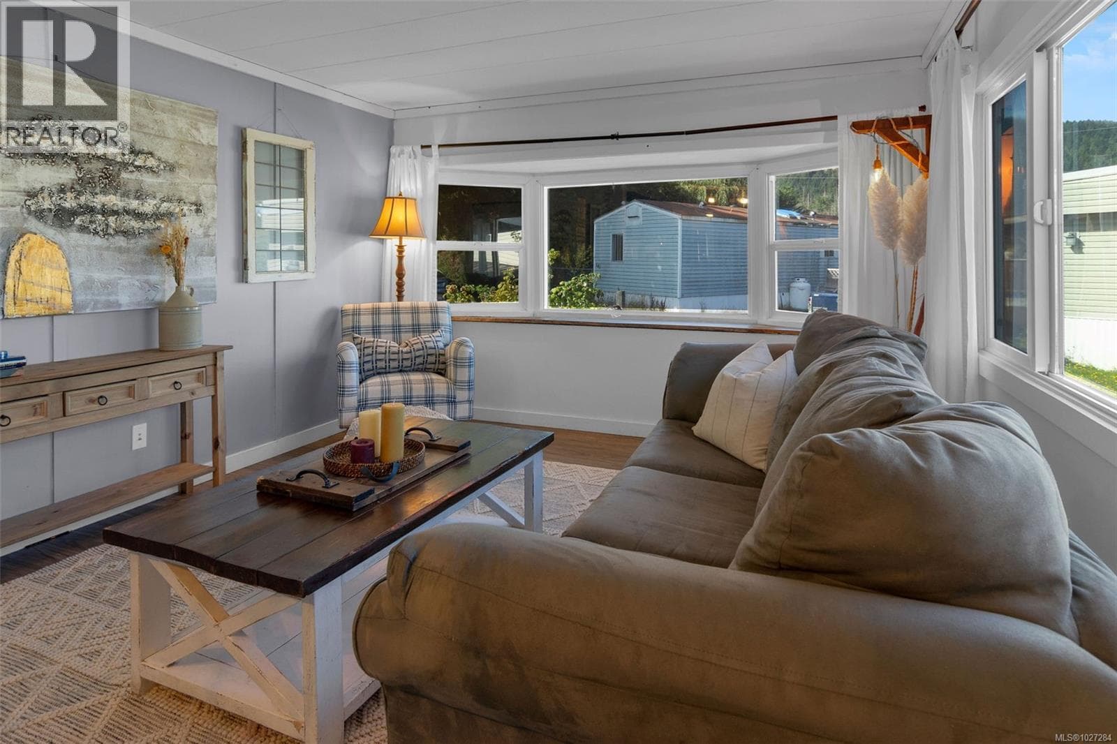 143 1753 Cecil St photo 3