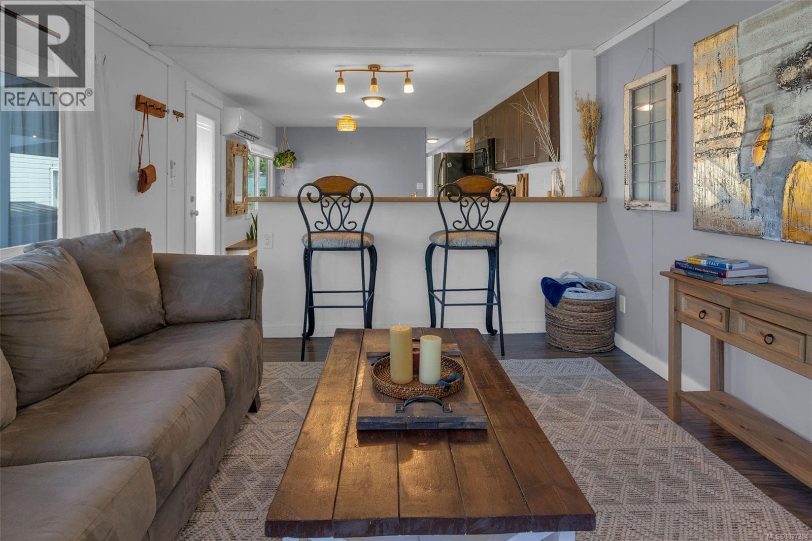 143 1753 Cecil St photo 5