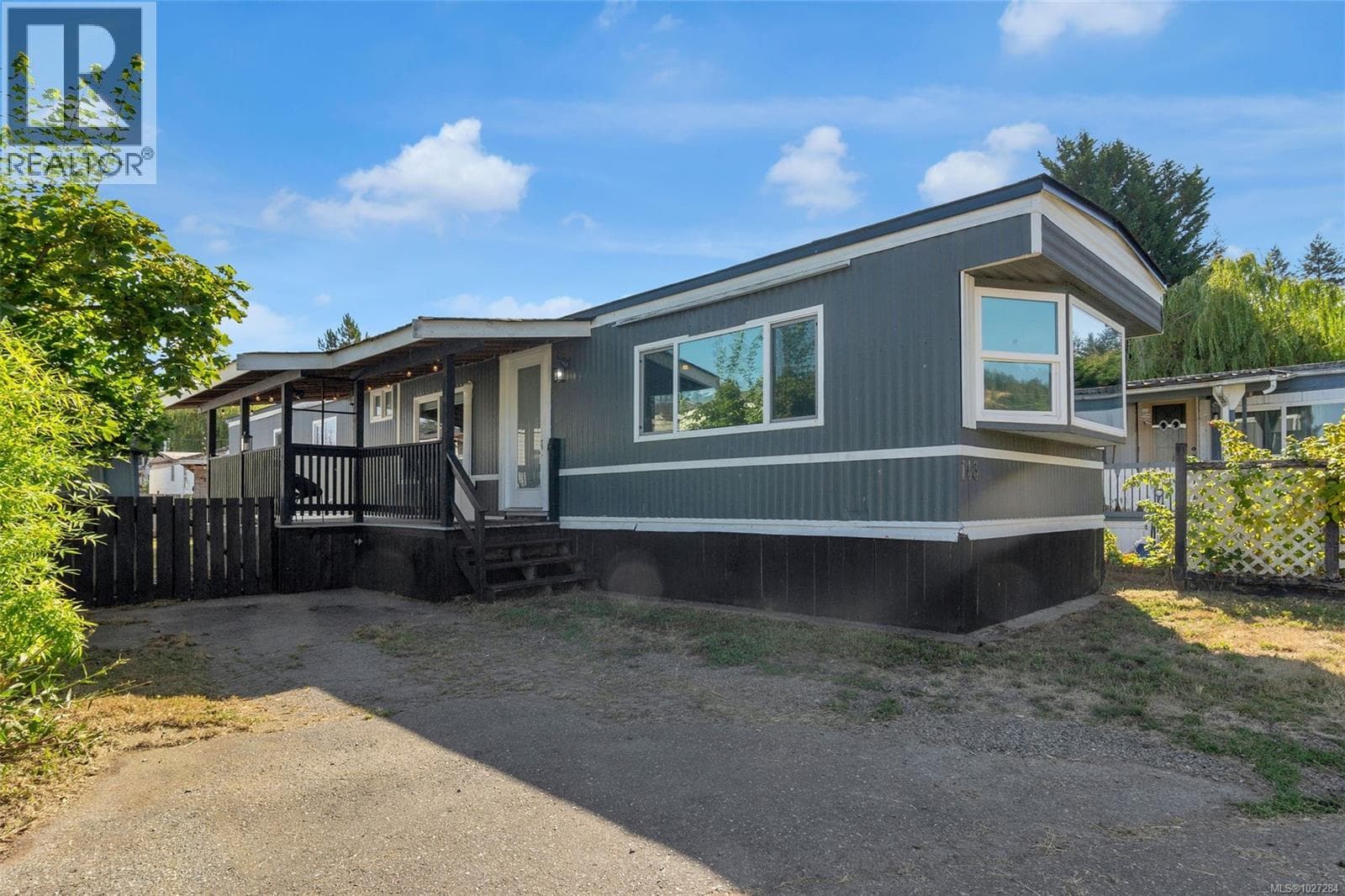 143 1753 Cecil St photo 2
