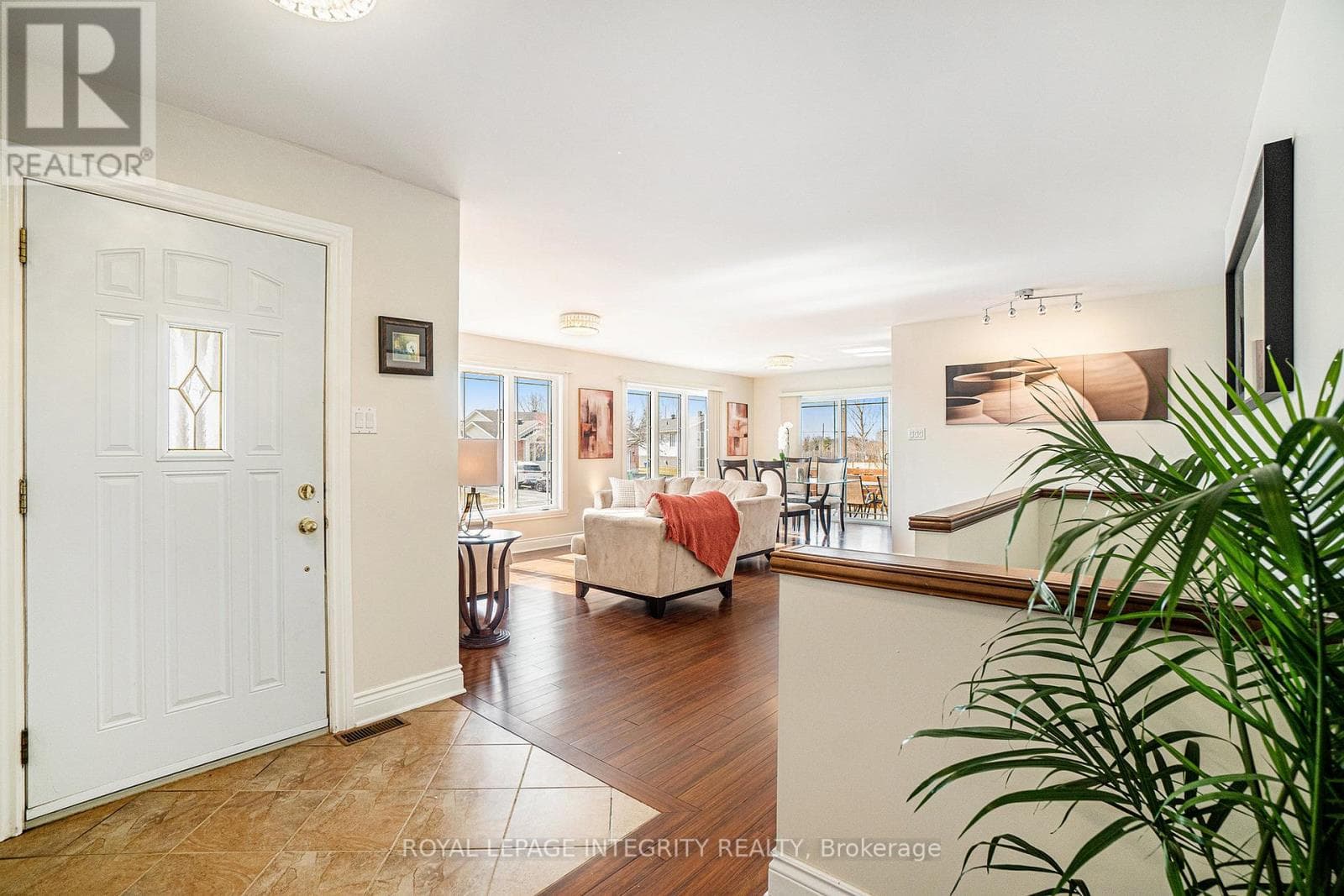 55 ROWAN DRIVE photo 3