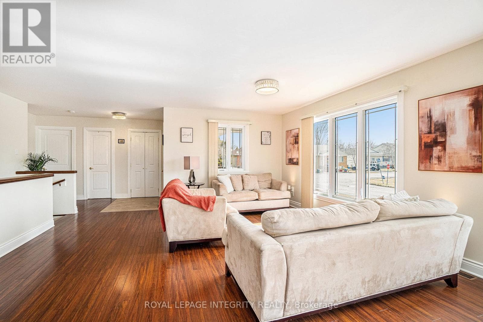 55 ROWAN DRIVE photo 4