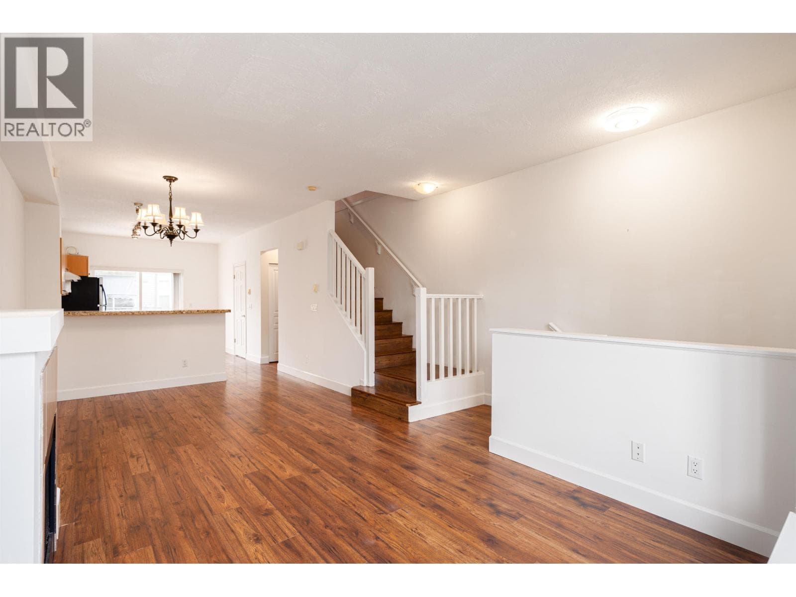 15 7331 HEATHER STREET photo 4