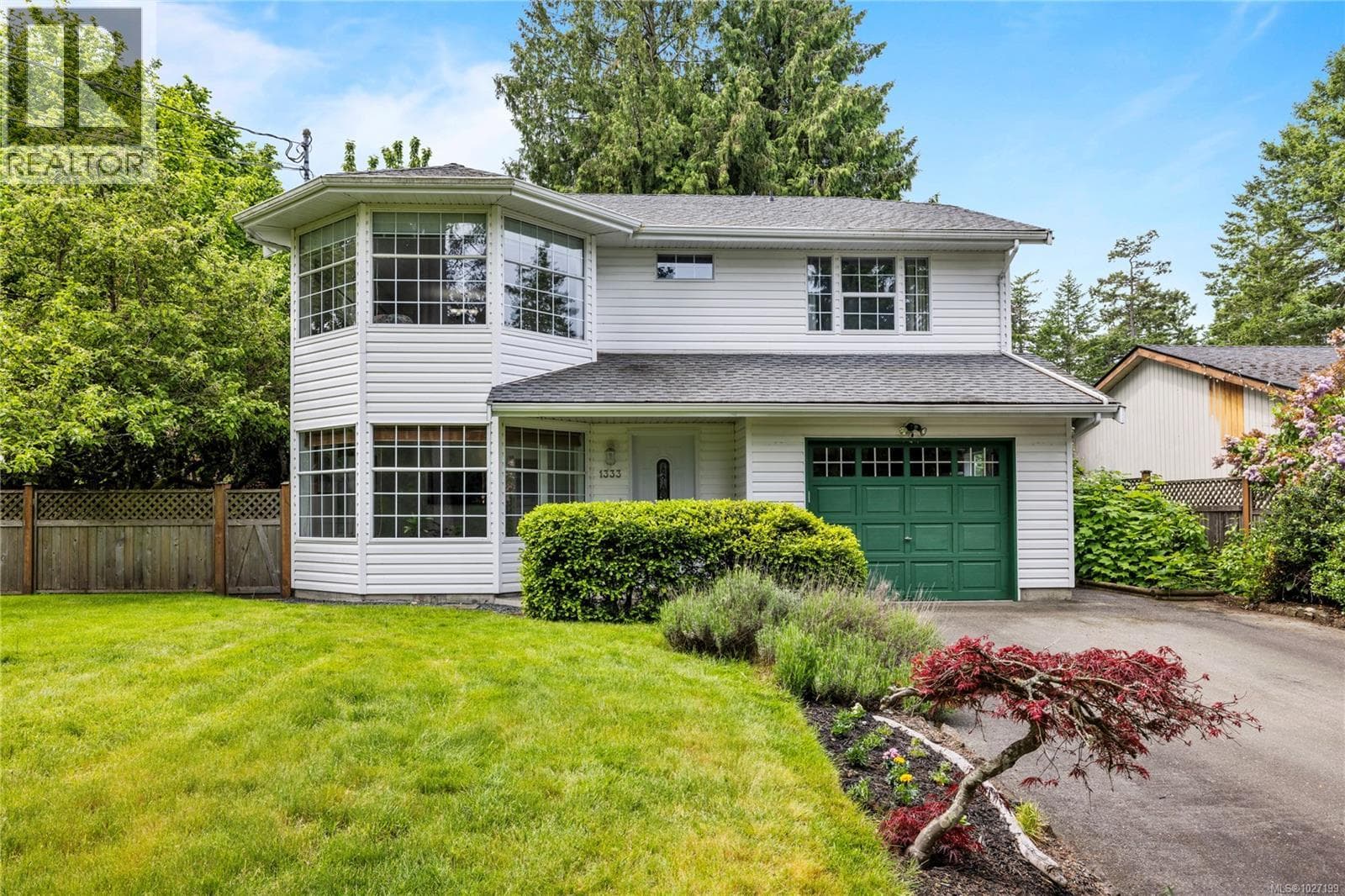 1333 Carmel Pl photo 2