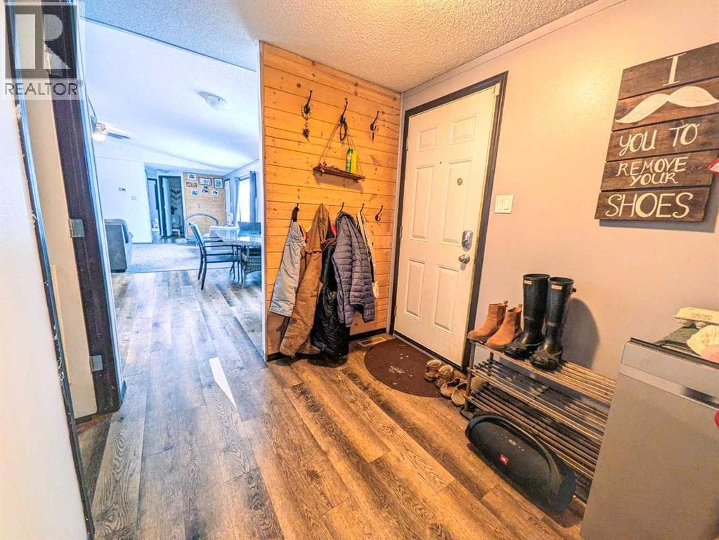 4523 51 Street — photo 2