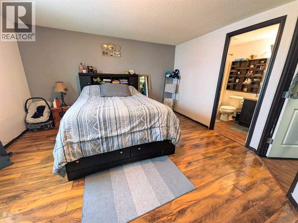 4523 51 Street — photo 3