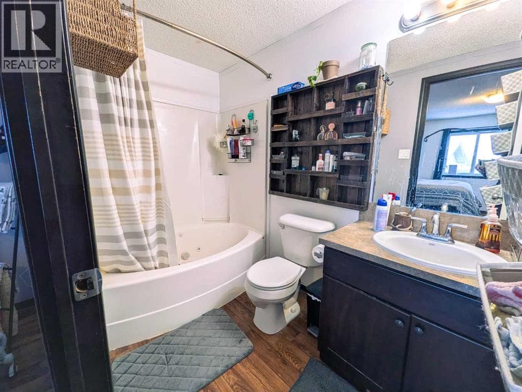 4523 51 Street — photo 5