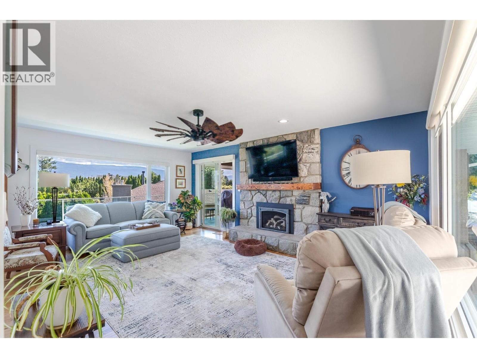 6318 Faircrest Street photo 4