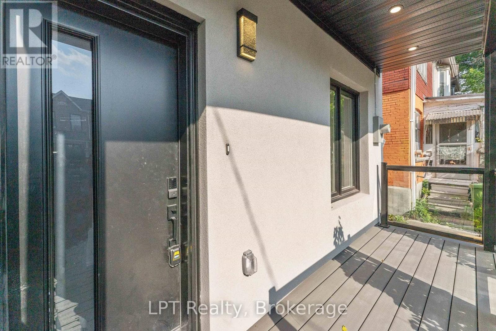 204 FRANKLIN AVENUE photo 4