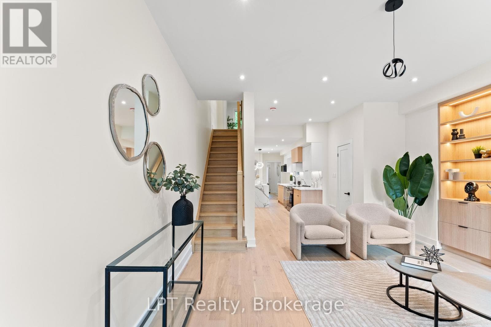 204 FRANKLIN AVENUE photo 5