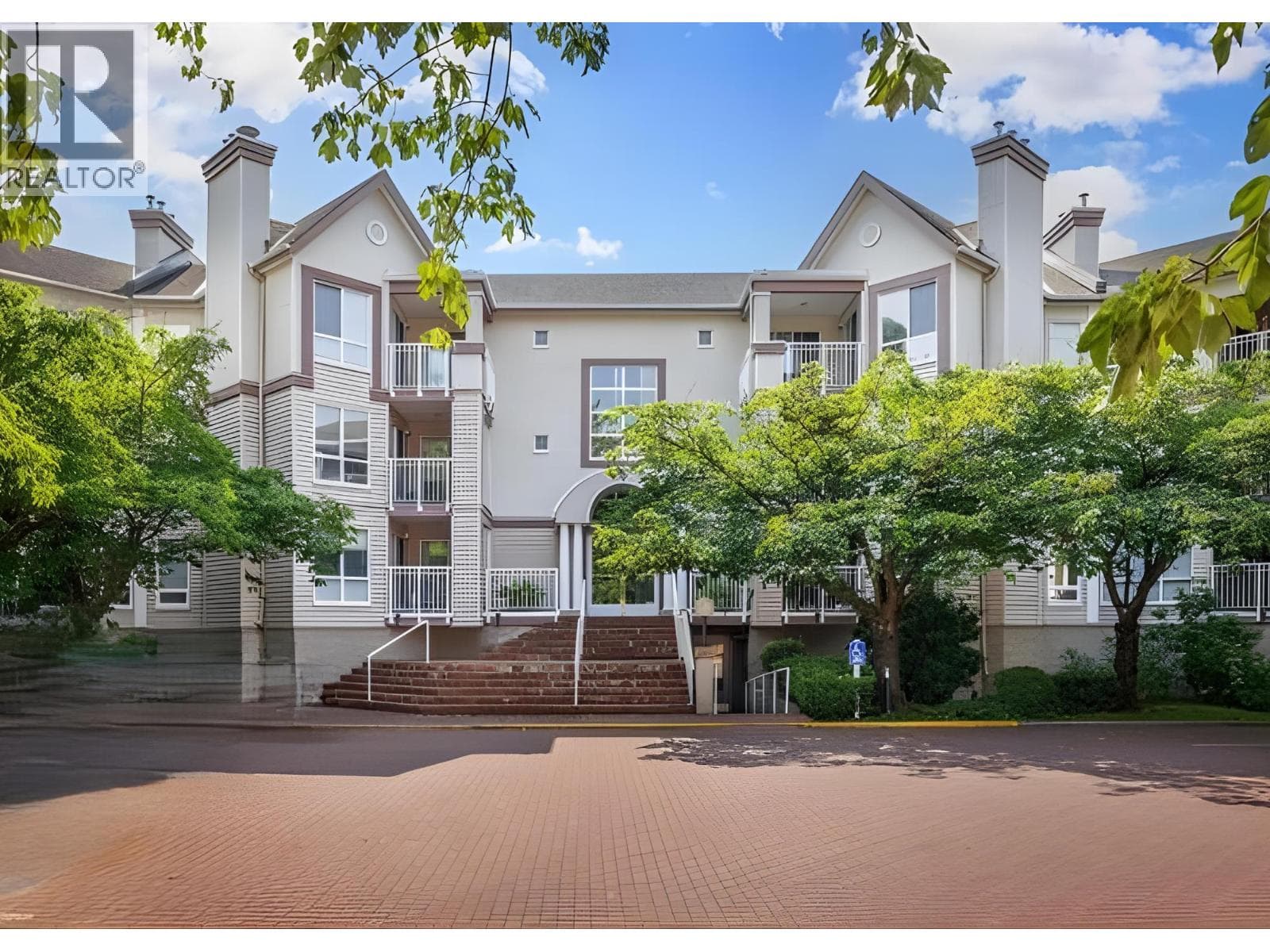 1 bed 1 bath single family at 321 7453 MOFFATT ROAD — $555,000