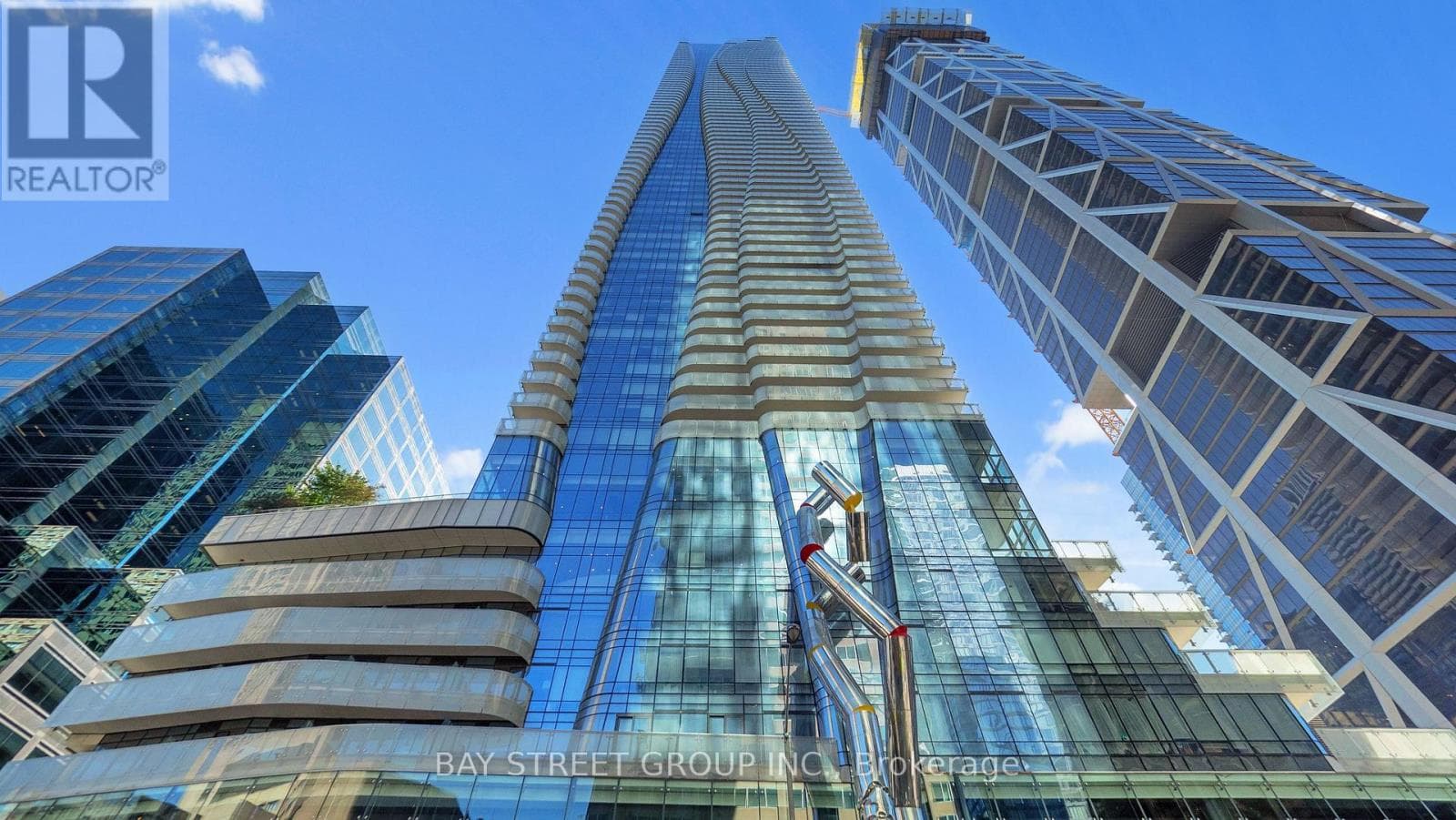 2 bed 2 bath single family at 1701 - 1 BLOOR STREET E — $930,000
