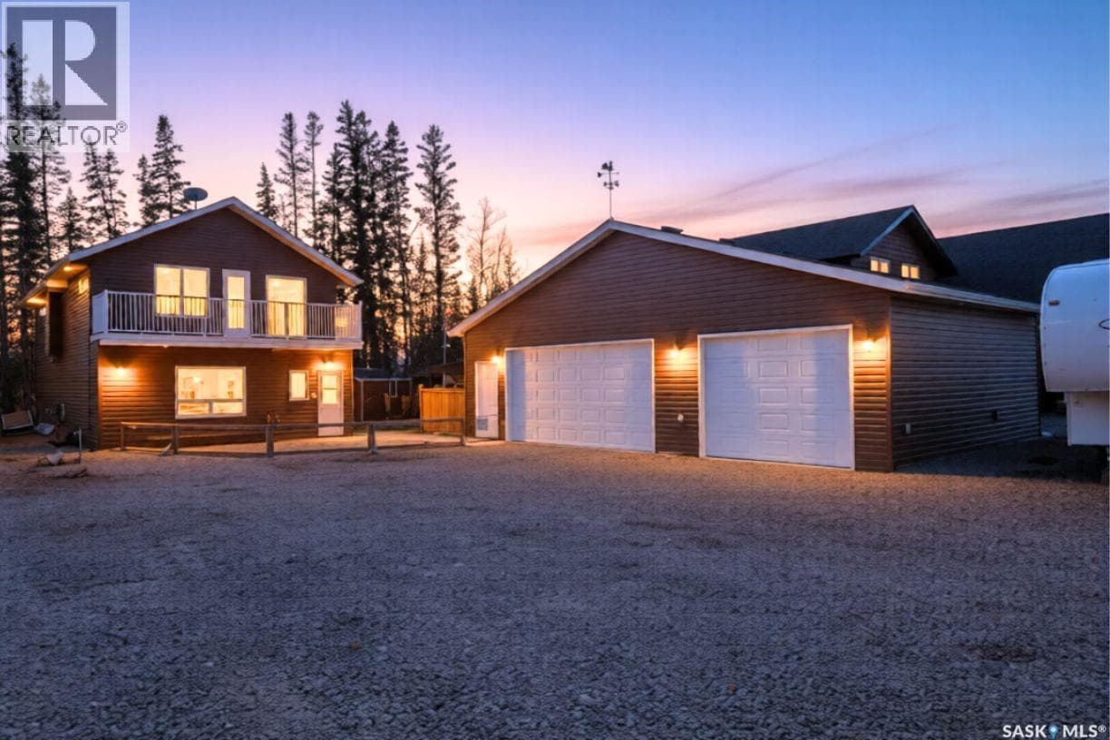 16 Nipew PLACE