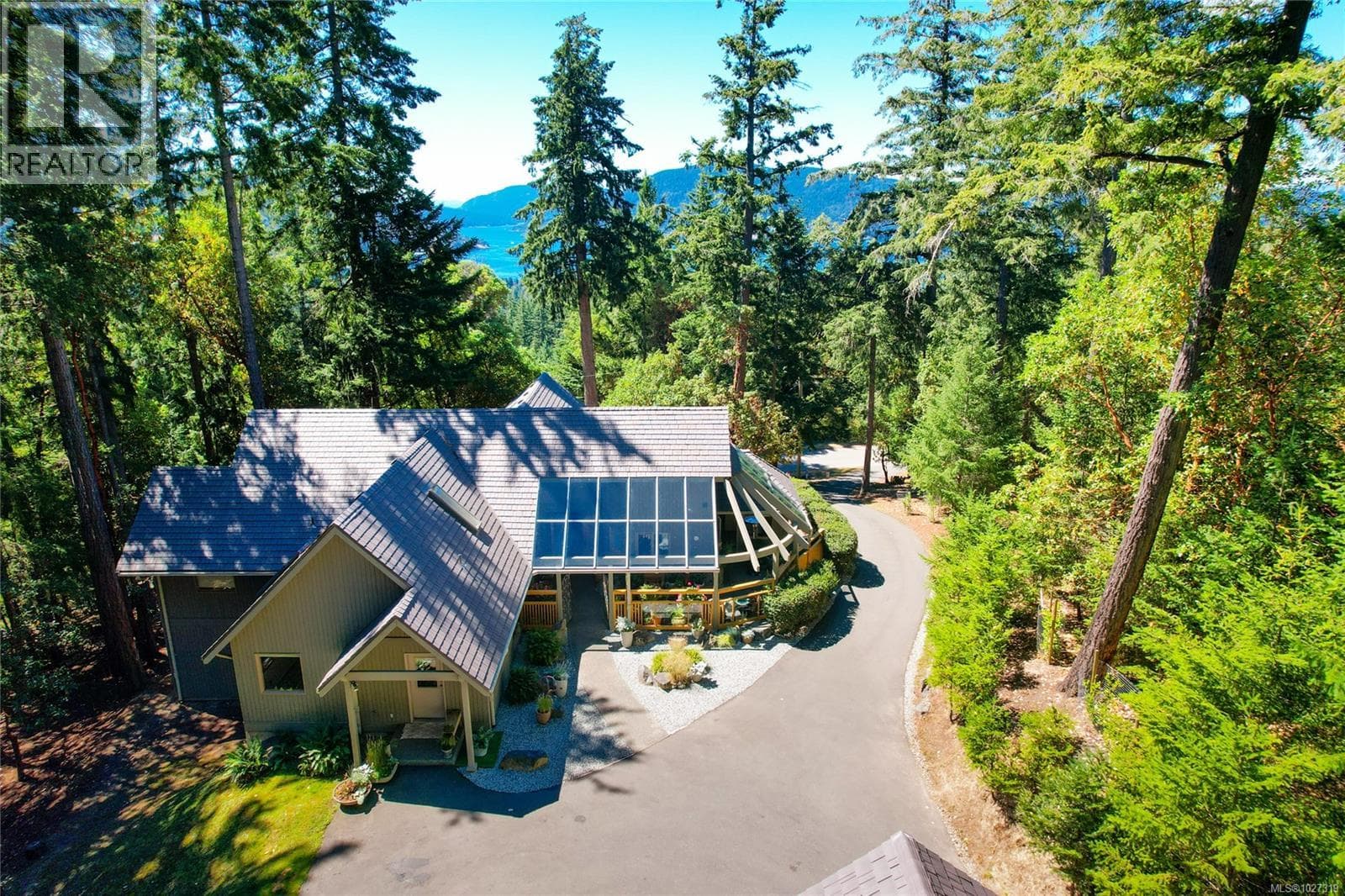 3 bed 3 bath single family at 154 Cormorant Cres — $1,990,000