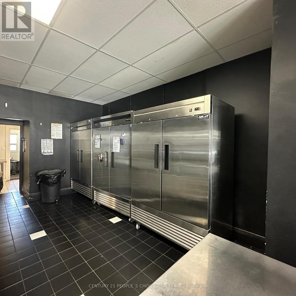 825 COLLEGE STREET photo 2