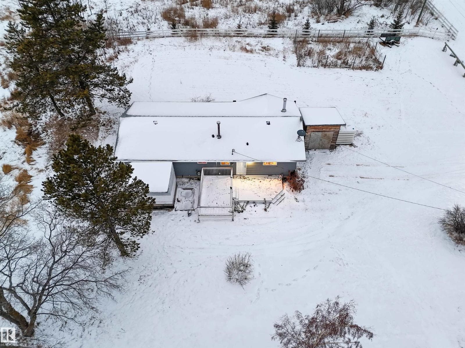 4715 49 AV photo 6