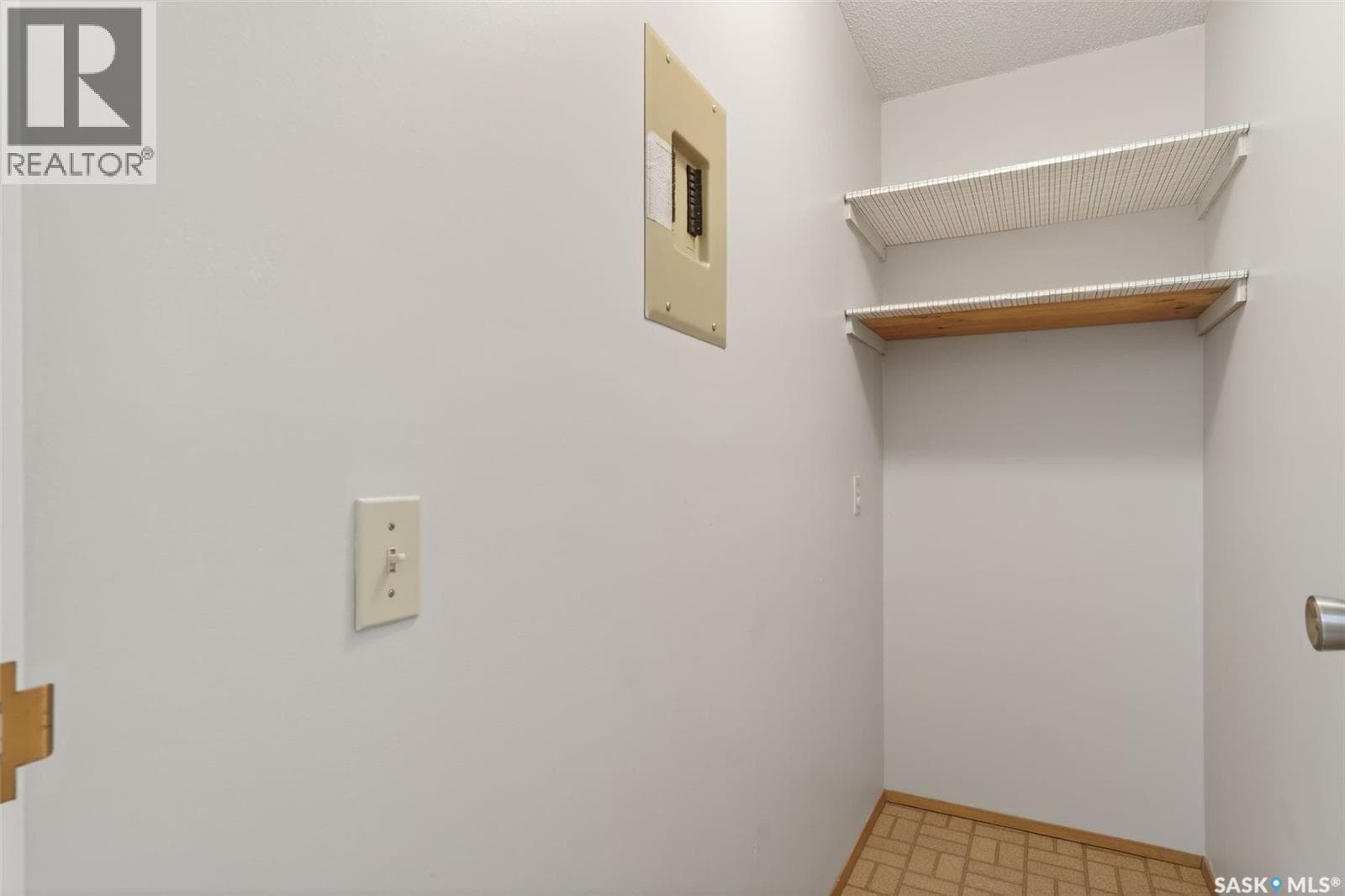 304 314 11th STREET E photo 4
