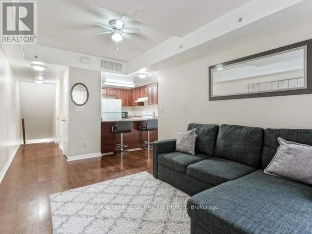 2033 - 3025 FINCH AVENUE W photo 2