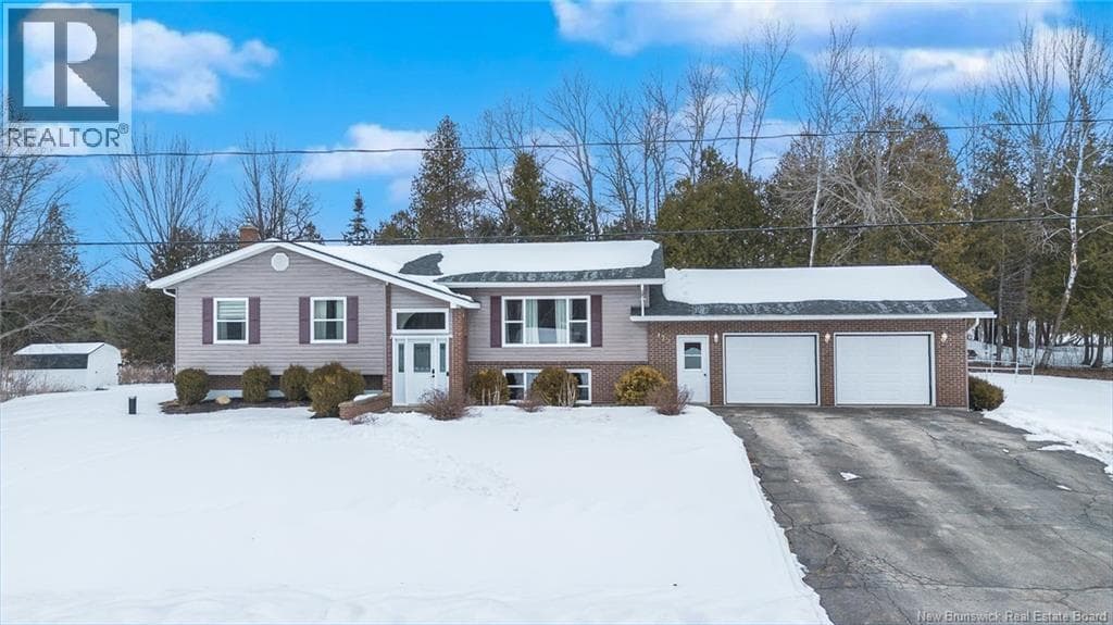 3 bed 2 bath single family at 122 Parkwood Drive — $464,500