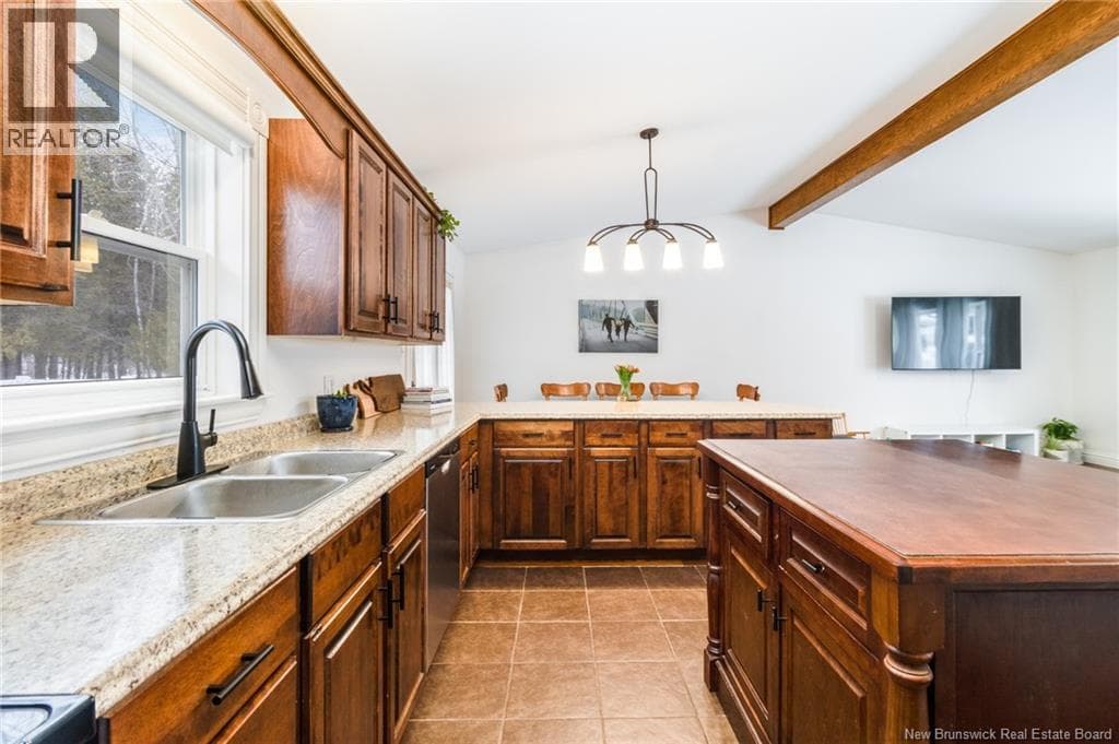 122 Parkwood Drive photo 4