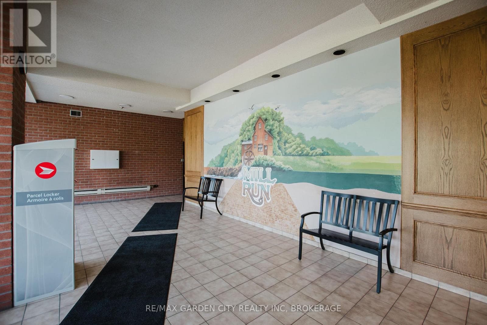 307 - 7 GALE CRESCENT photo 3