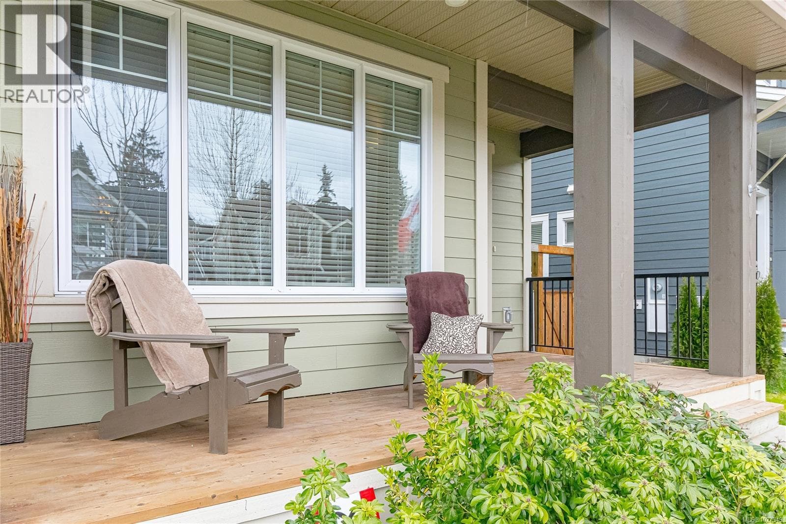 228 Caspian Dr photo 3