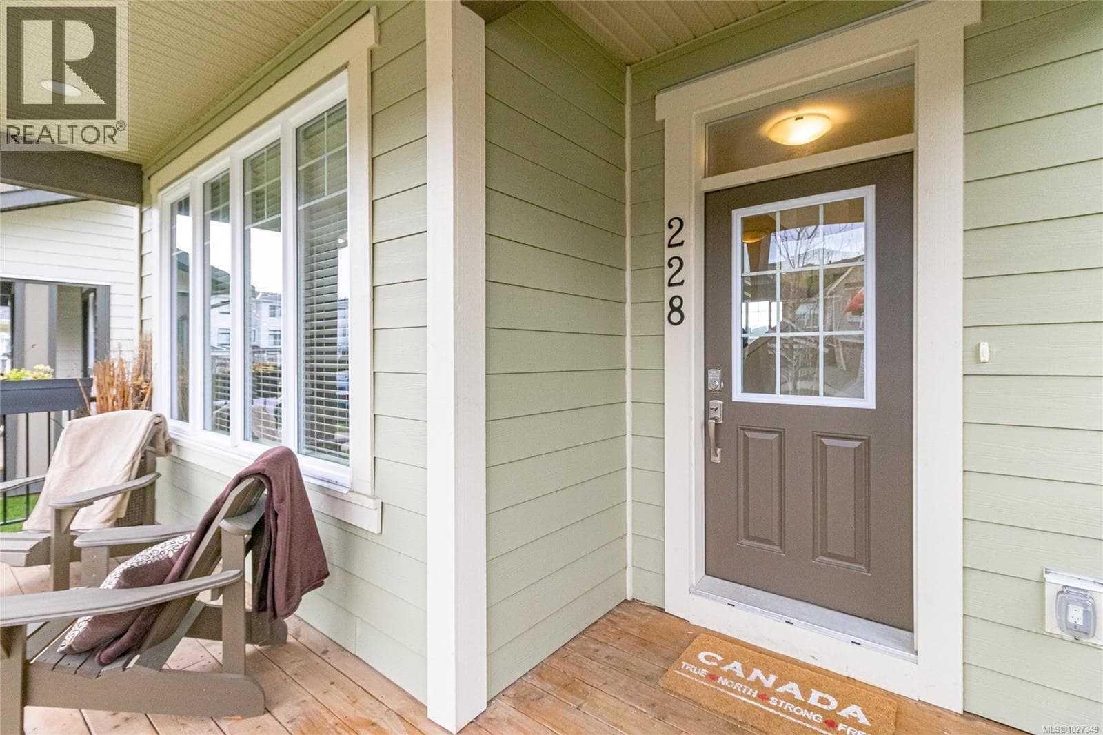 228 Caspian Dr photo 4