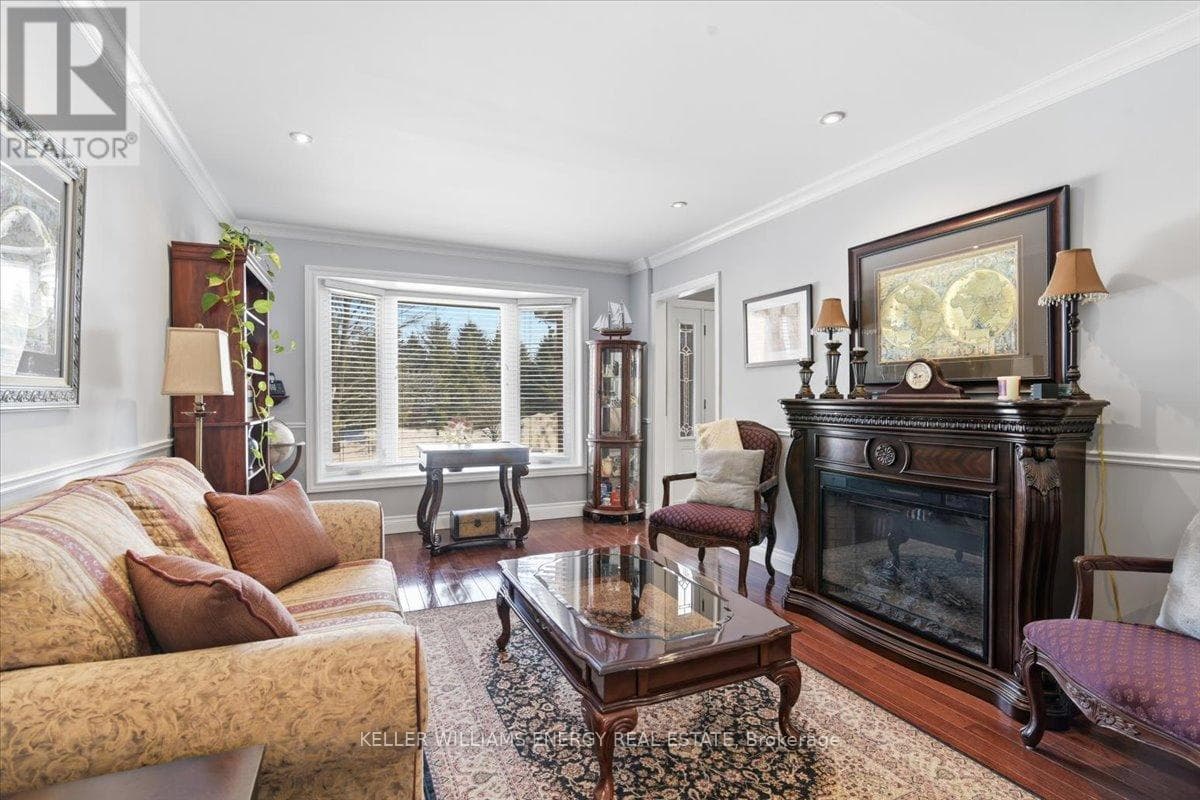 14 CHRISTIE CRESCENT photo 10