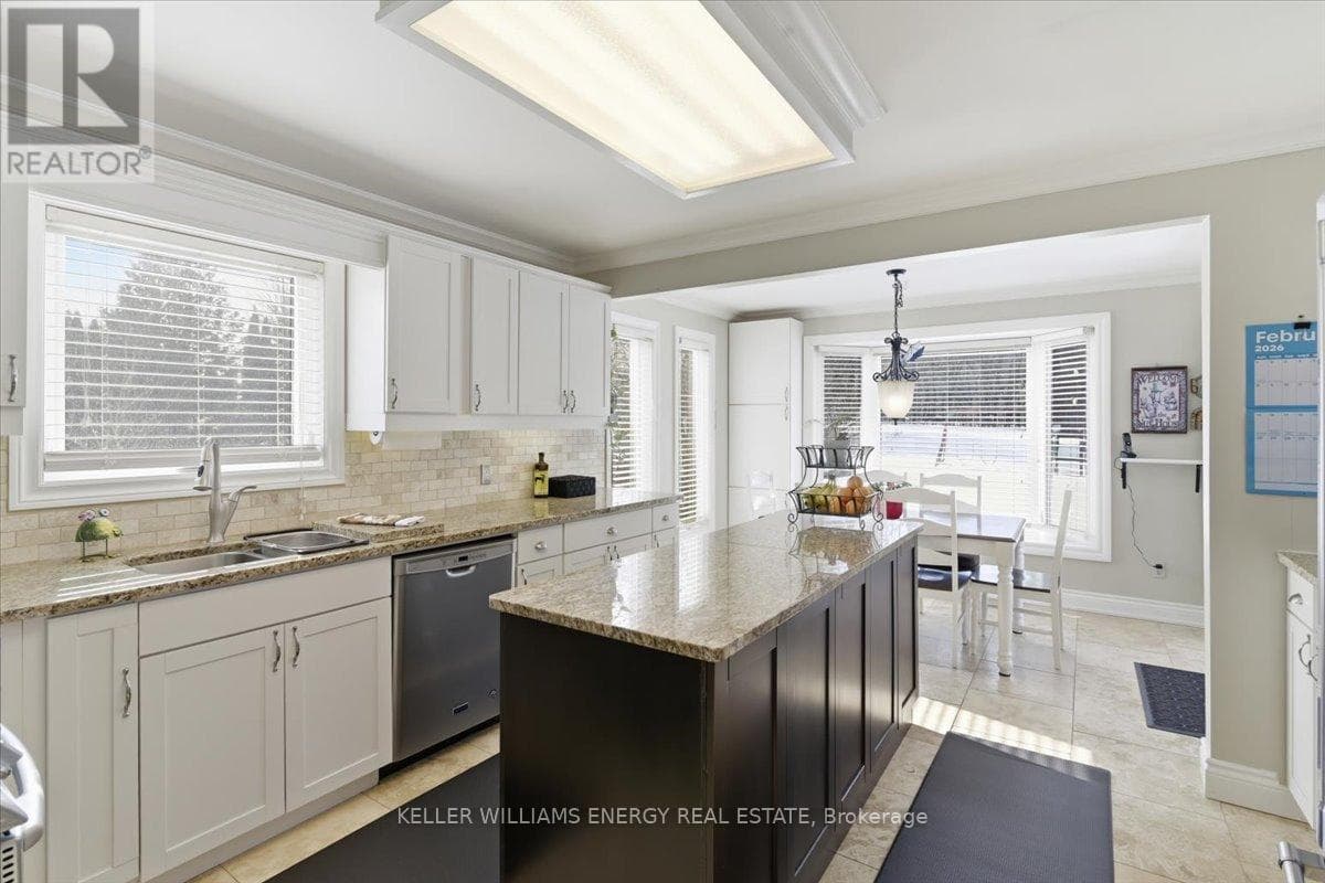 14 CHRISTIE CRESCENT photo 12